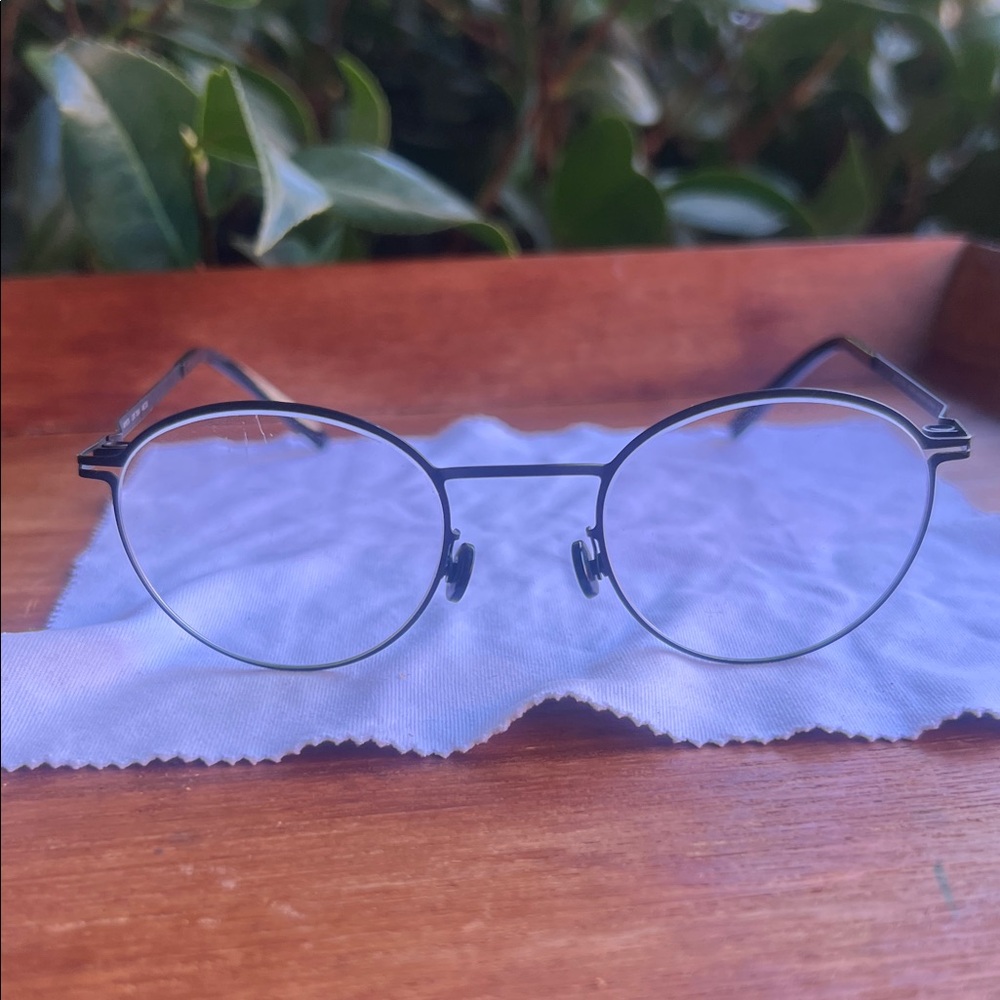 Mykita Lite Tona Eyeglasses in black - Picture 2 of 7